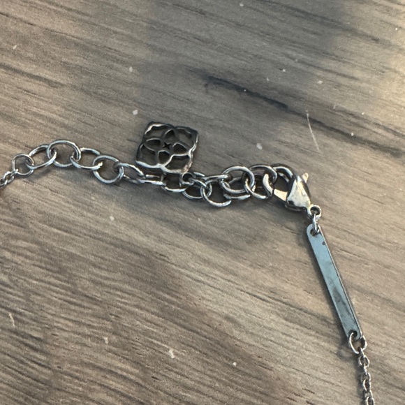 Chic Silver Necklace with Teal Accent - Picture 3 of 4